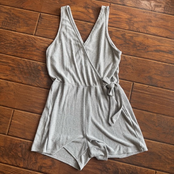 Heatherly Pants - Heatherly Gray Romper Women’s Size XXL